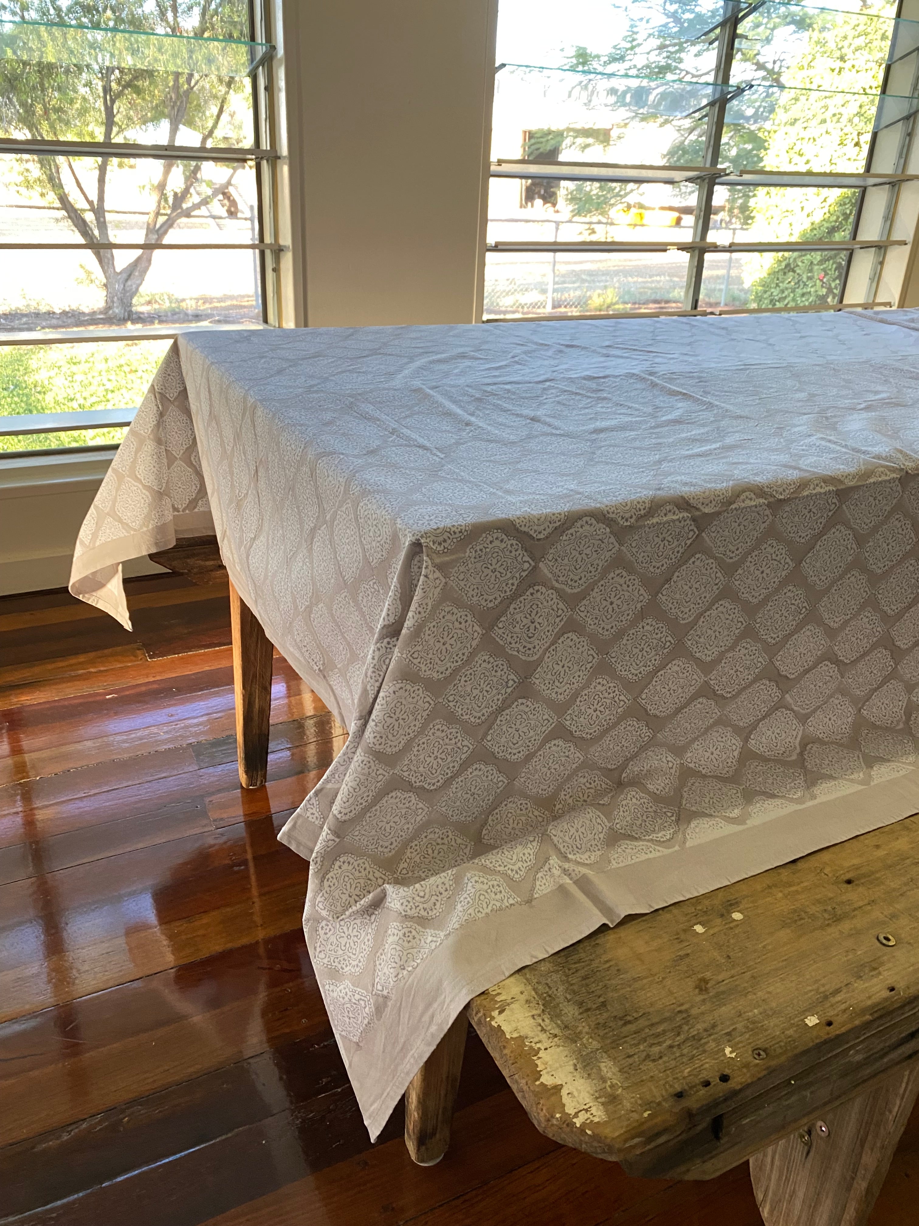 Lucerne Tablecloth Large